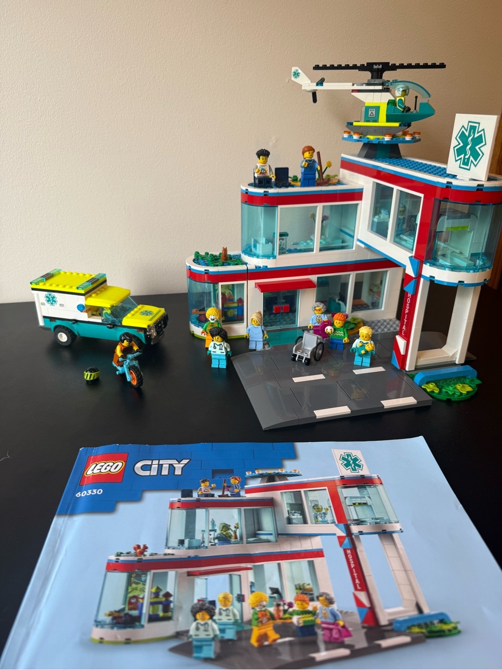 Lego City : Hospital Set #60330 - Retired